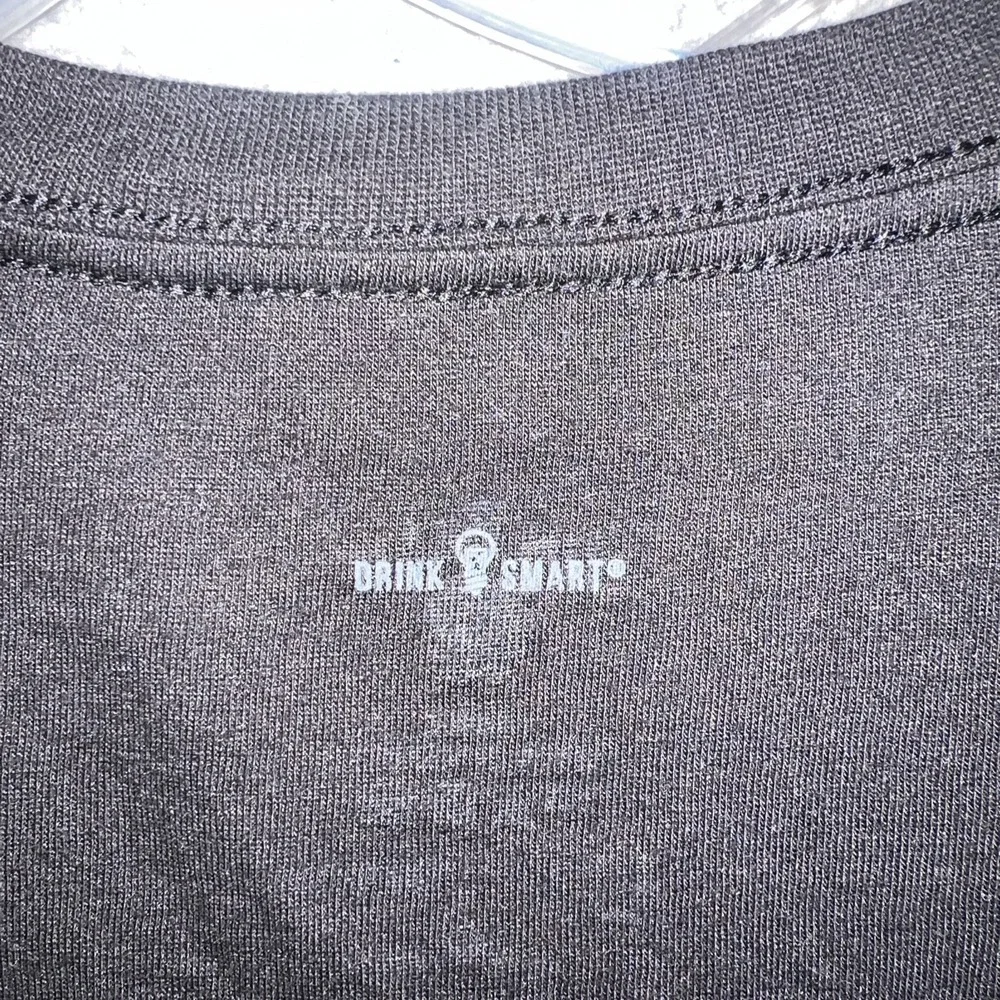 Official Jim Beam T Shirt Men's Size Large‎ Black V Neck Whiskey Logo Casual Tee